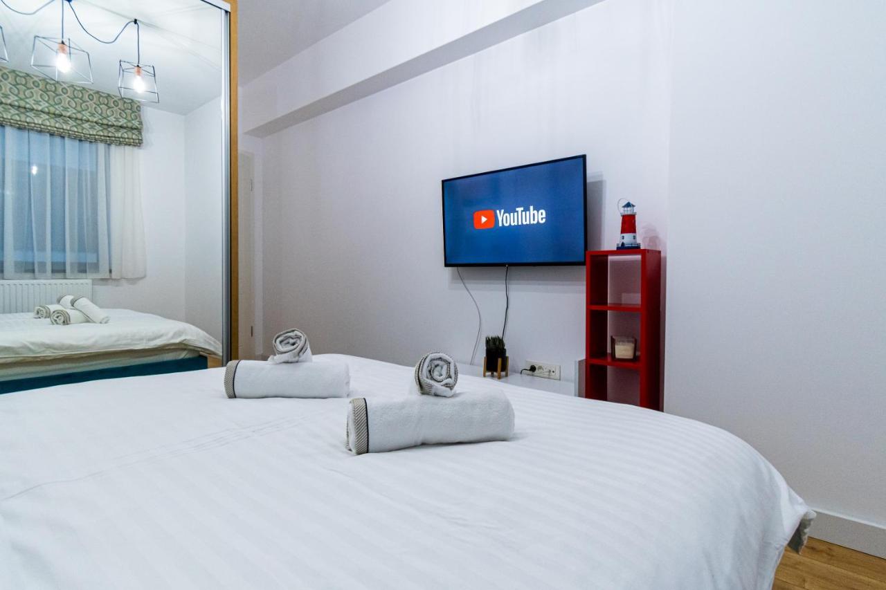 Апартаменты Lighthouse Central Apt With Unique Views Of The Fortress, Free Parking, 5 Min By Car From The Old Town Брашов Экстерьер фото