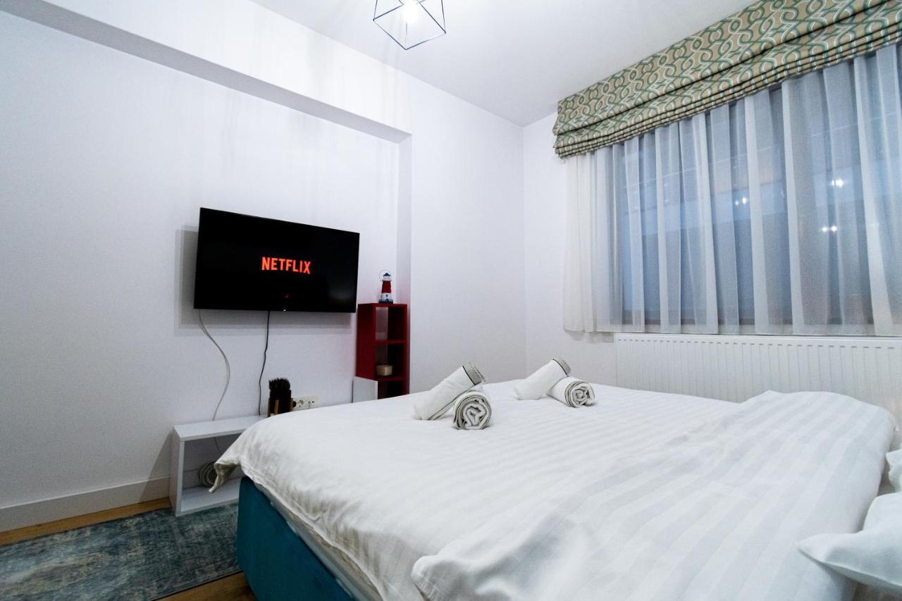 Апартаменты Lighthouse Central Apt With Unique Views Of The Fortress, Free Parking, 5 Min By Car From The Old Town Брашов Экстерьер фото