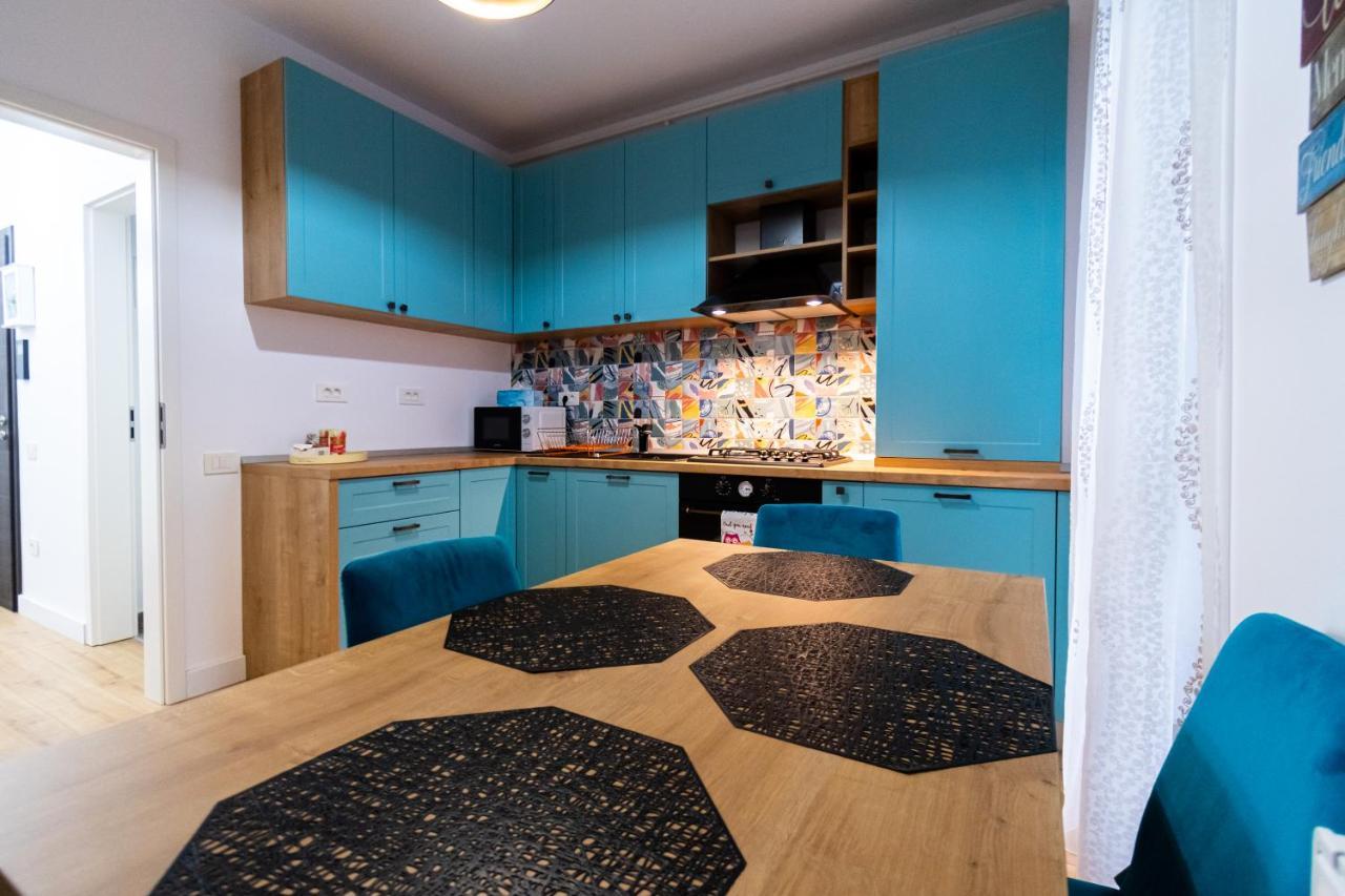 Апартаменты Lighthouse Central Apt With Unique Views Of The Fortress, Free Parking, 5 Min By Car From The Old Town Брашов Экстерьер фото