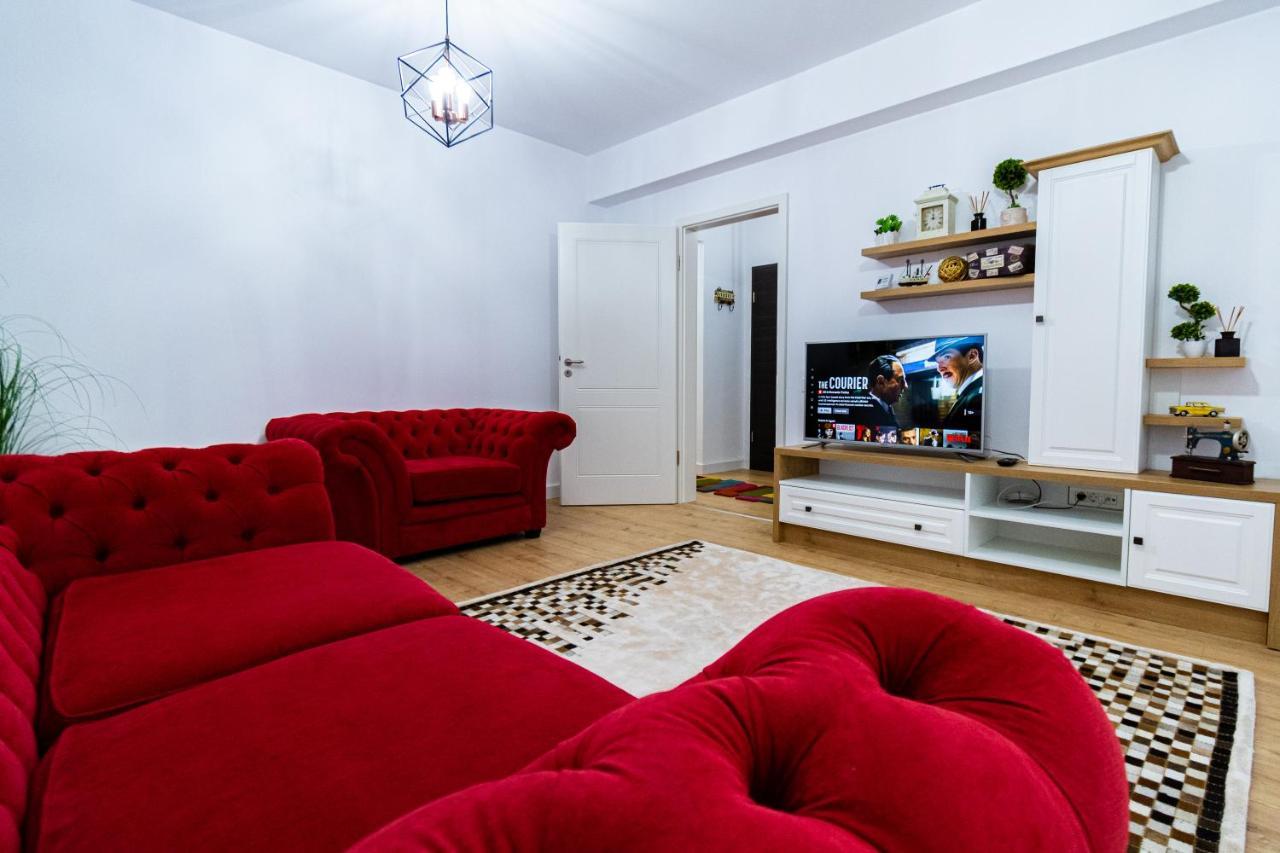 Апартаменты Lighthouse Central Apt With Unique Views Of The Fortress, Free Parking, 5 Min By Car From The Old Town Брашов Экстерьер фото